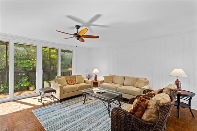 995 9th AVE S # 5, Naples, FL 34102