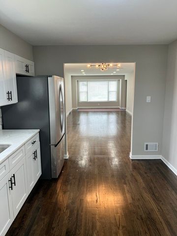 18462 Gottschalk Avenue, Homewood, IL 60430