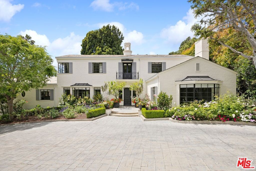 Image 1 of property listing at 1485 N Doheny Drive, West Hollywood, CA 90069