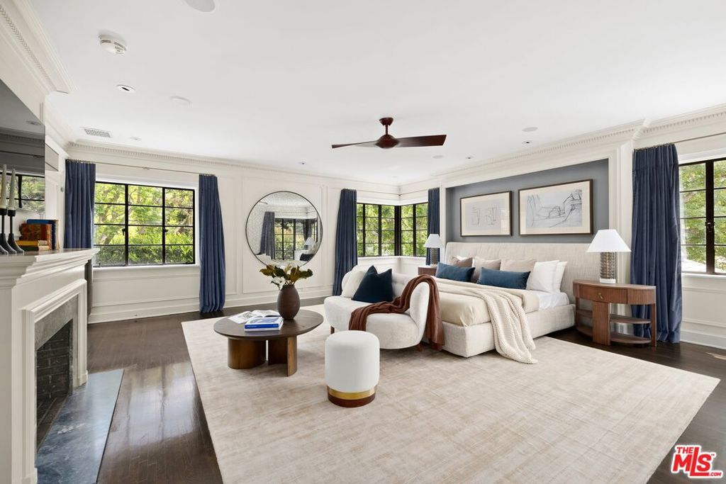 Image 12 of property listing at 1485 N Doheny Drive, West Hollywood, CA 90069