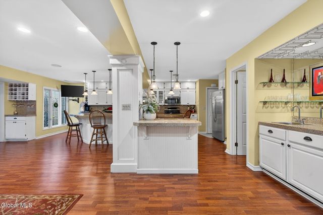 14 Carrie Court, Niskayuna, NY 12309