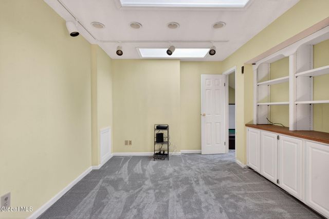 14 Carrie Court, Niskayuna, NY 12309