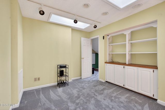 14 Carrie Court, Niskayuna, NY 12309