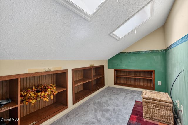 14 Carrie Court, Niskayuna, NY 12309