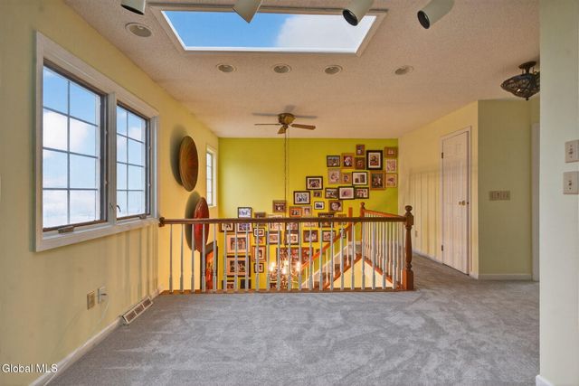 14 Carrie Court, Niskayuna, NY 12309