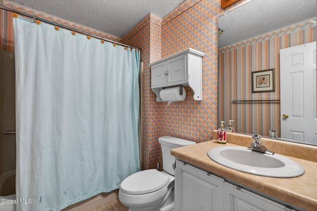 14 Carrie Court, Niskayuna, NY 12309