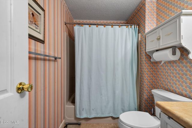 14 Carrie Court, Niskayuna, NY 12309