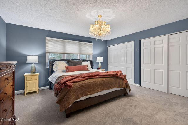 14 Carrie Court, Niskayuna, NY 12309