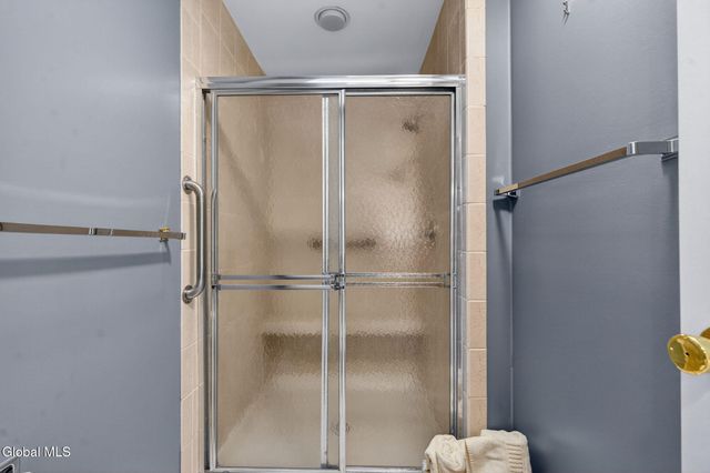 14 Carrie Court, Niskayuna, NY 12309