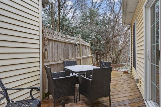 14 Carrie Court, Niskayuna, NY 12309