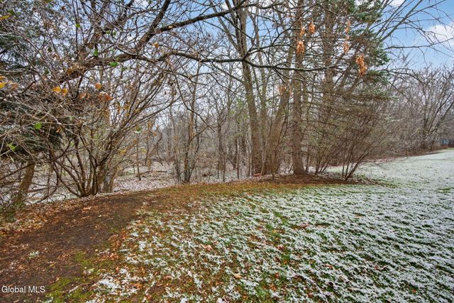 14 Carrie Court, Niskayuna, NY 12309