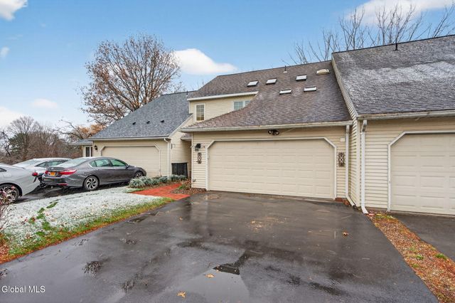 14 Carrie Court, Niskayuna, NY 12309