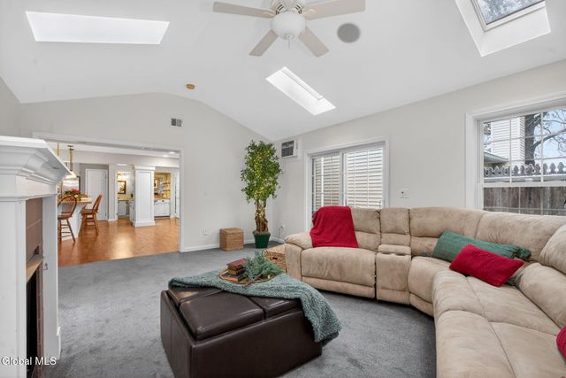 14 Carrie Court, Niskayuna, NY 12309