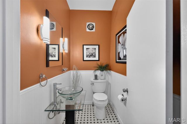 3944 Russell Boulevard, St Louis, MO 63110