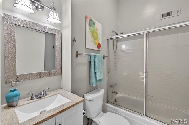 3944 Russell Boulevard, St Louis, MO 63110