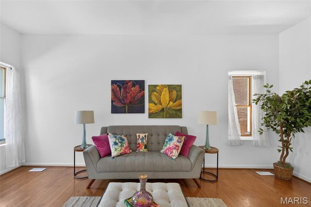 3944 Russell Boulevard, St Louis, MO 63110