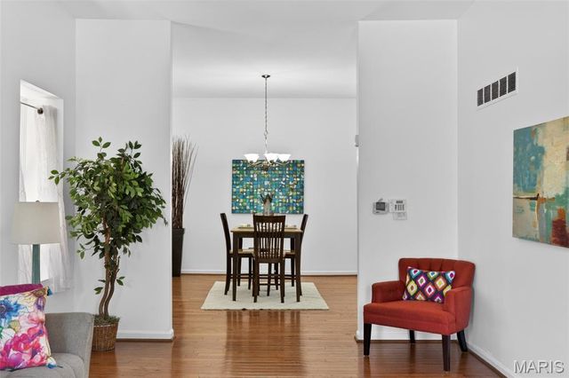 3944 Russell Boulevard, St Louis, MO 63110
