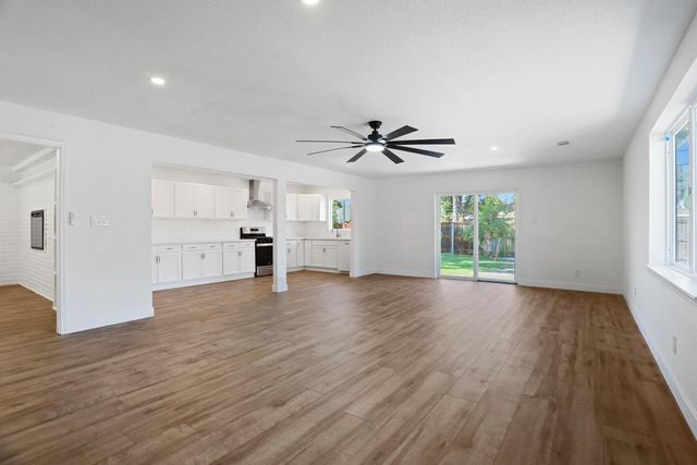 4613 B Pkwy, Sacramento, CA 95823