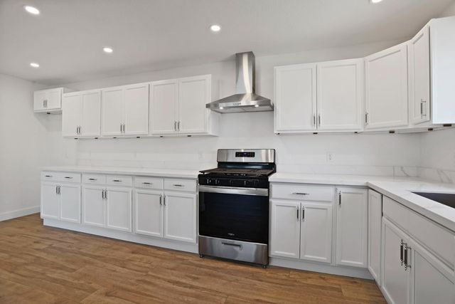4613 B Pkwy, Sacramento, CA 95823