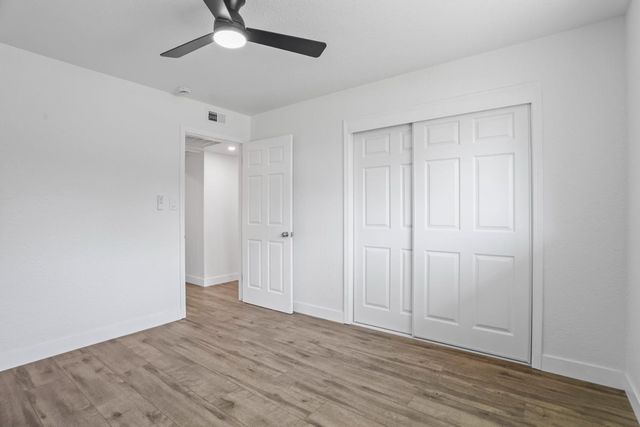 4613 B Pkwy, Sacramento, CA 95823