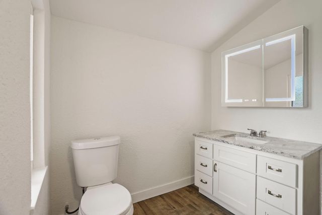 4613 B Pkwy, Sacramento, CA 95823