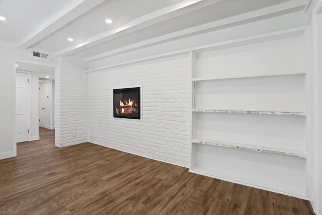 4613 B Pkwy, Sacramento, CA 95823