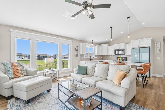 10933 W Cedar Ln, Maize, KS 67101