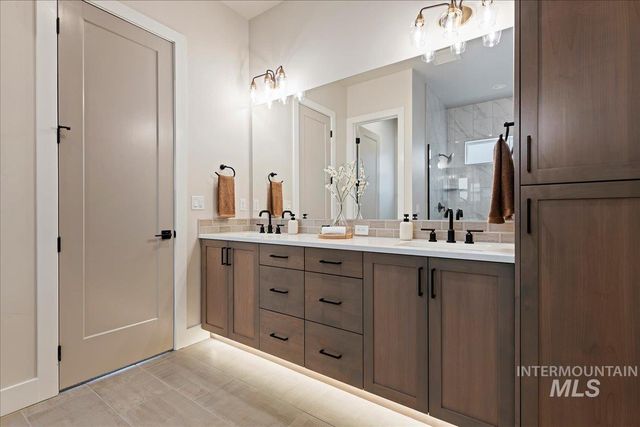 410 W Sand Dune Ln, Boise, ID 83702