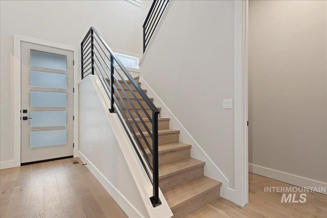 410 W Sand Dune Ln, Boise, ID 83702