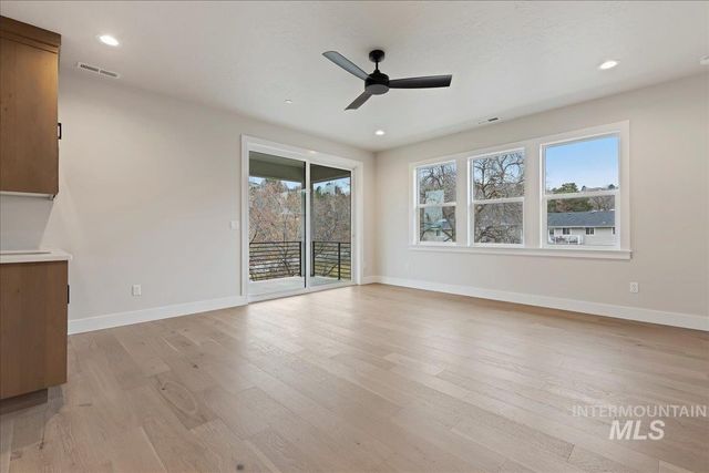 410 W Sand Dune Ln, Boise, ID 83702