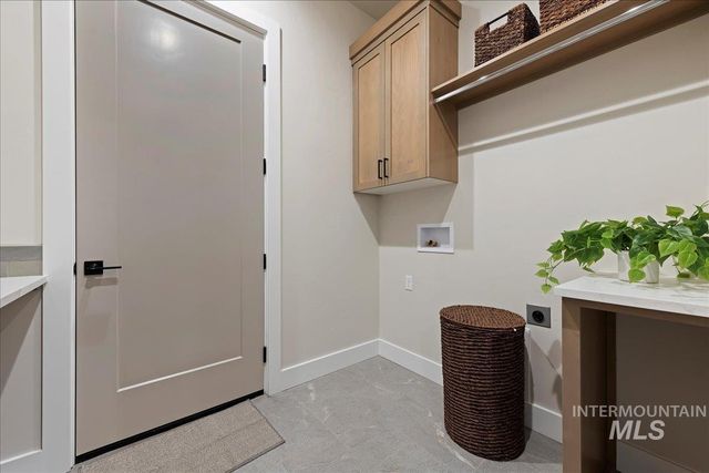 410 W Sand Dune Ln, Boise, ID 83702