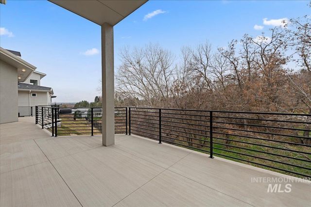 410 W Sand Dune Ln, Boise, ID 83702