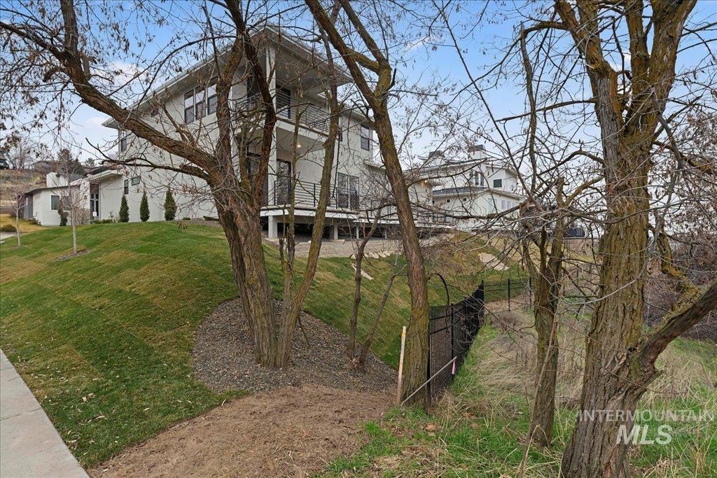 410 W Sand Dune Ln, Boise, ID 83702 photo 39