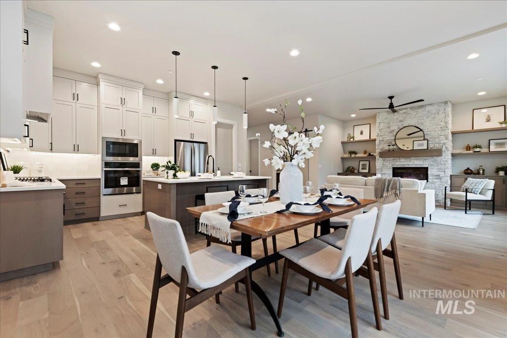 410 W Sand Dune Ln, Boise, ID 83702 photo 9