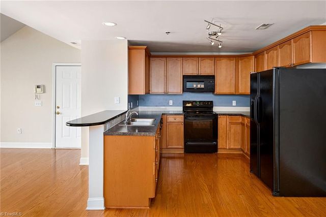 4732 Tatton Park Circle 3B, Winston-salem, NC 27103