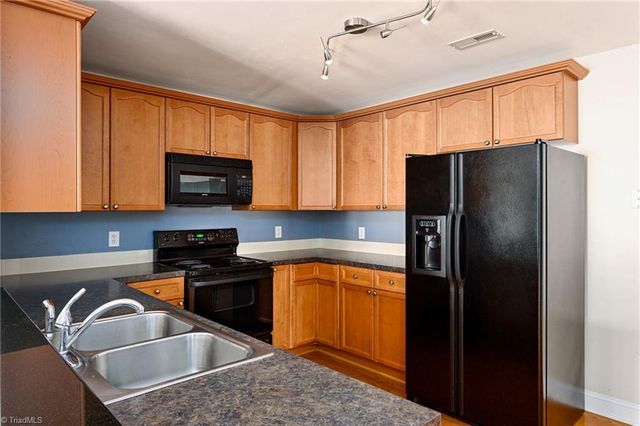 4732 Tatton Park Circle 3B, Winston-salem, NC 27103