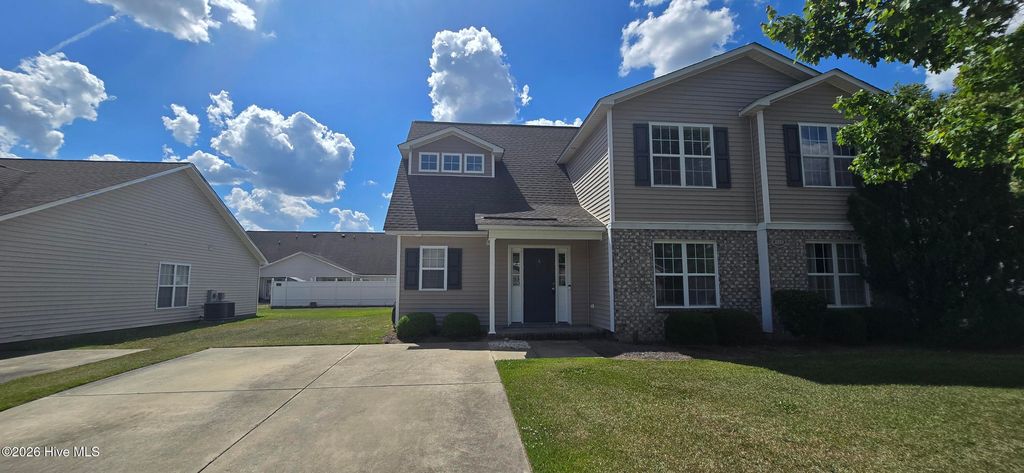 2553 Saddleback Drive A, Winterville, NC 28590
