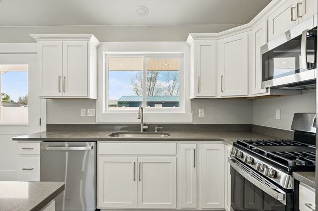 3879 N HAWKS LANDING LP, Cedar City, UT 84721