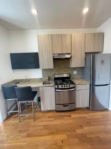 21 Fifth Street 24, Chelsea, MA 02150