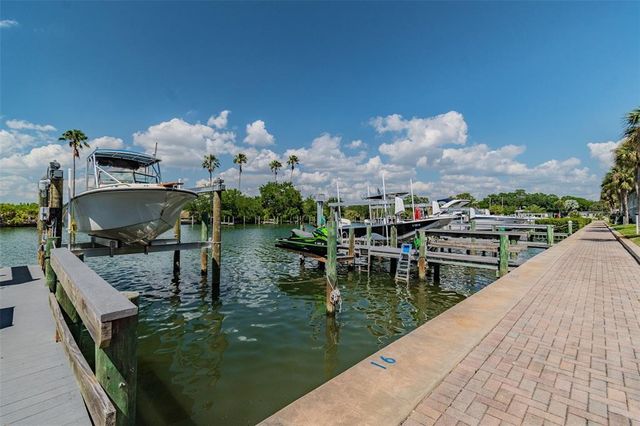 4851 W GANDY BOULEVARD B4L30, Tampa, FL 33611
