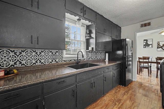 407 NW 30th St, Lawton, OK 73505