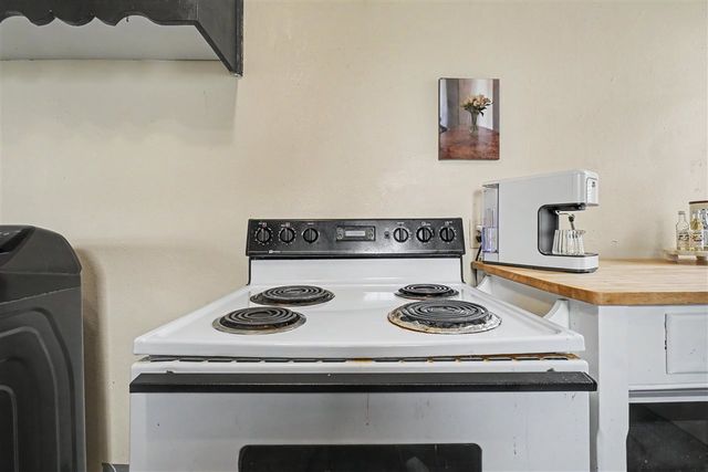 407 NW 30th St, Lawton, OK 73505
