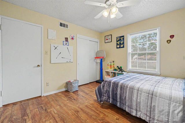 407 NW 30th St, Lawton, OK 73505