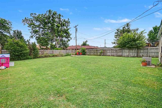407 NW 30th St, Lawton, OK 73505