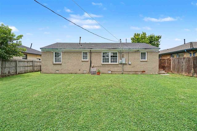 407 NW 30th St, Lawton, OK 73505