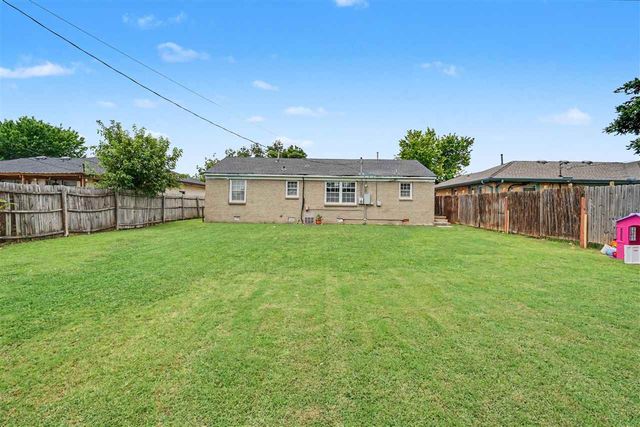 407 NW 30th St, Lawton, OK 73505
