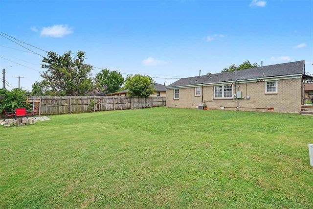 407 NW 30th St, Lawton, OK 73505