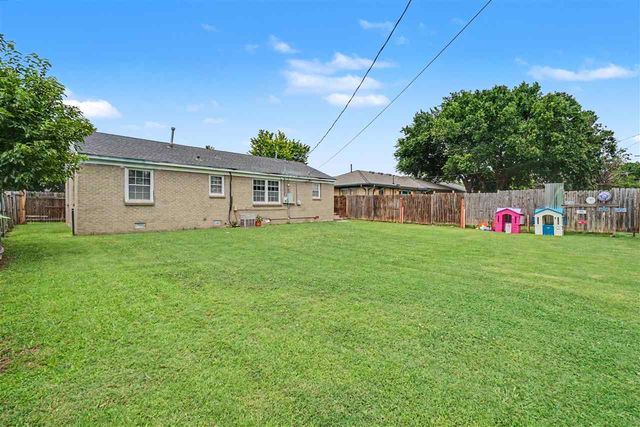 407 NW 30th St, Lawton, OK 73505