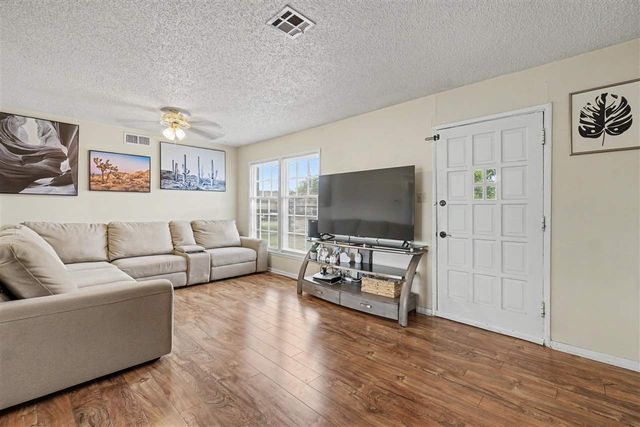 407 NW 30th St, Lawton, OK 73505