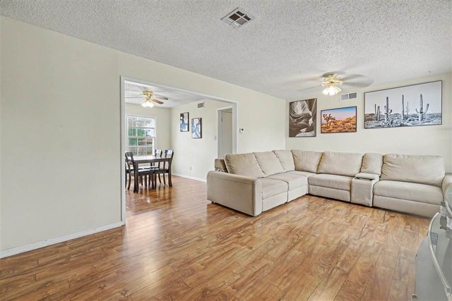 407 NW 30th St, Lawton, OK 73505